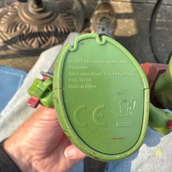 Leonardo Talking Teenage Mutant Ninja Turtles, 6 inch Half-Shell Heroes Toy - Picture 7 of 7